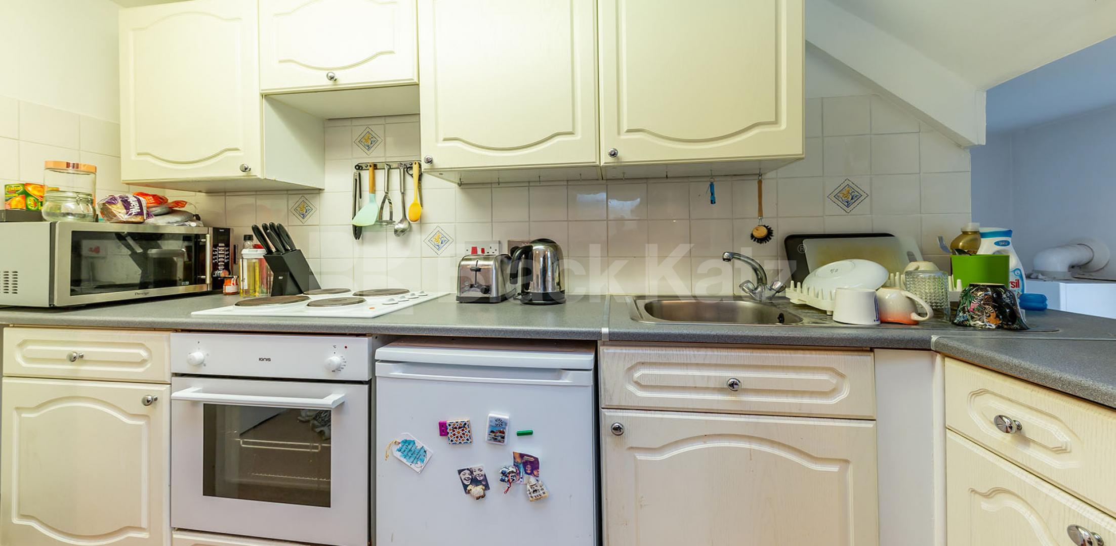 Contemporary cosy one bed in the heart of primrose hill mins to tube & shops Gloucester Avenue, Primrose Hill / Regents Park